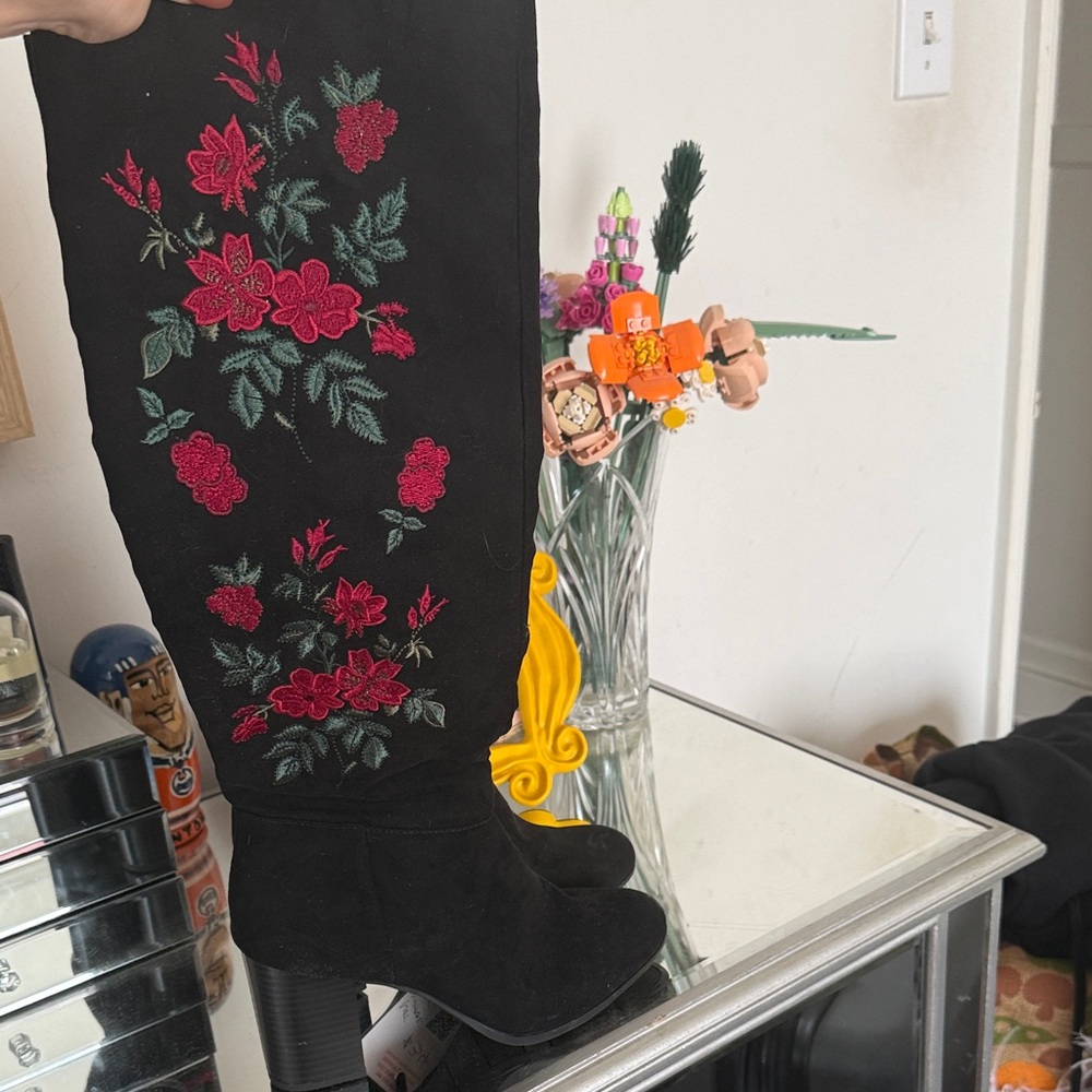 Libby Edelman Black Heeled Boots with Floral Embroidery